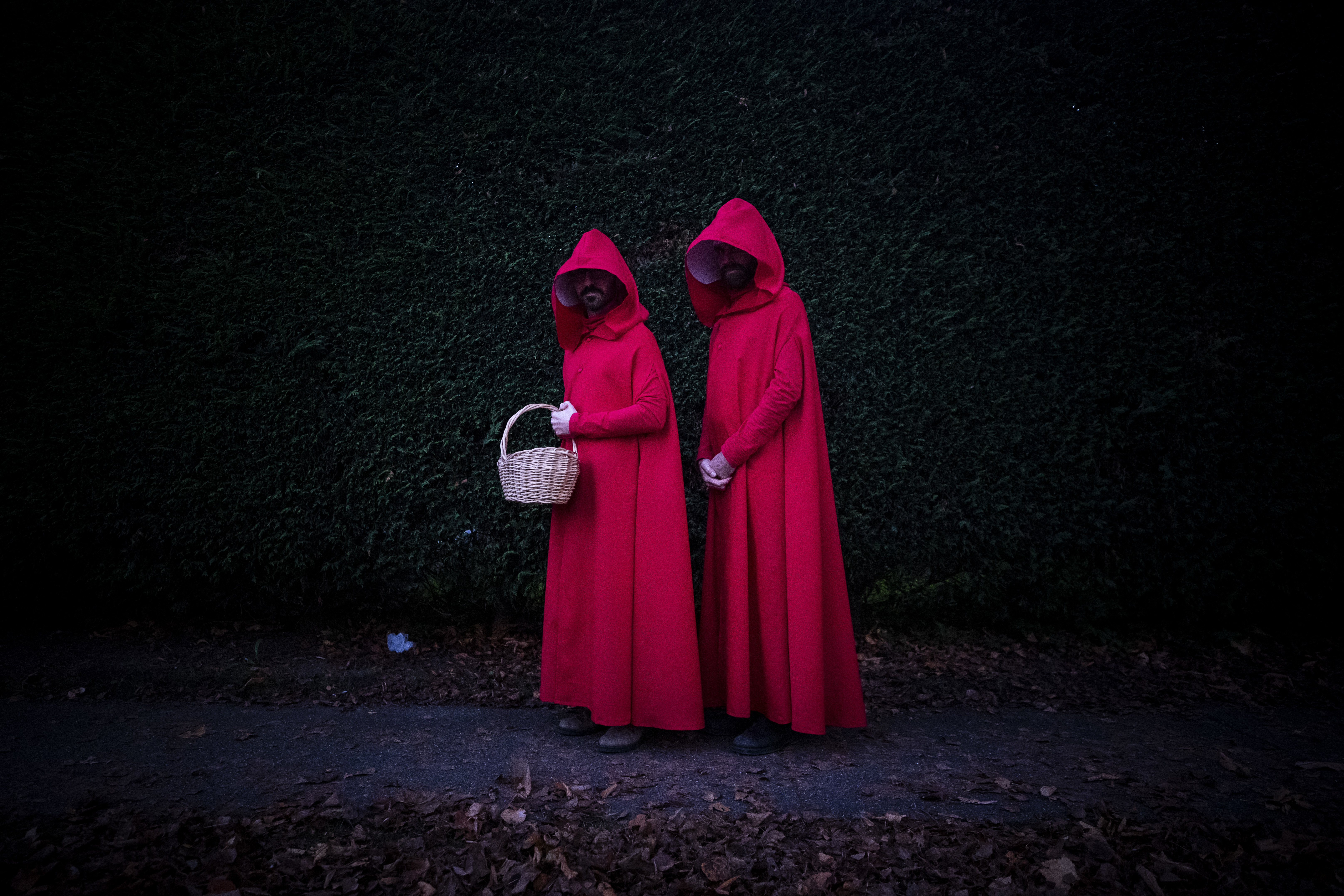 Trick-or-treaters go between houses in Vancouver on Oct. 31, 2019. (Ben Nelms/CBC)