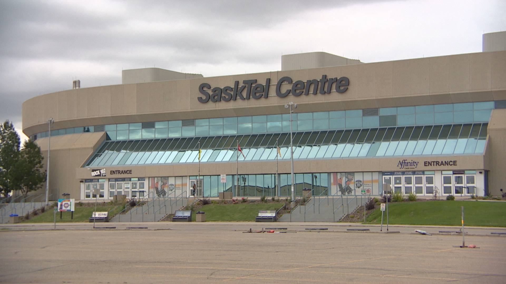 A consultant hired by SaskTel Centre to size up the building says it's "dated" and not up to grade compared to other North American arenas that are either new or currently under construction. (CBC)