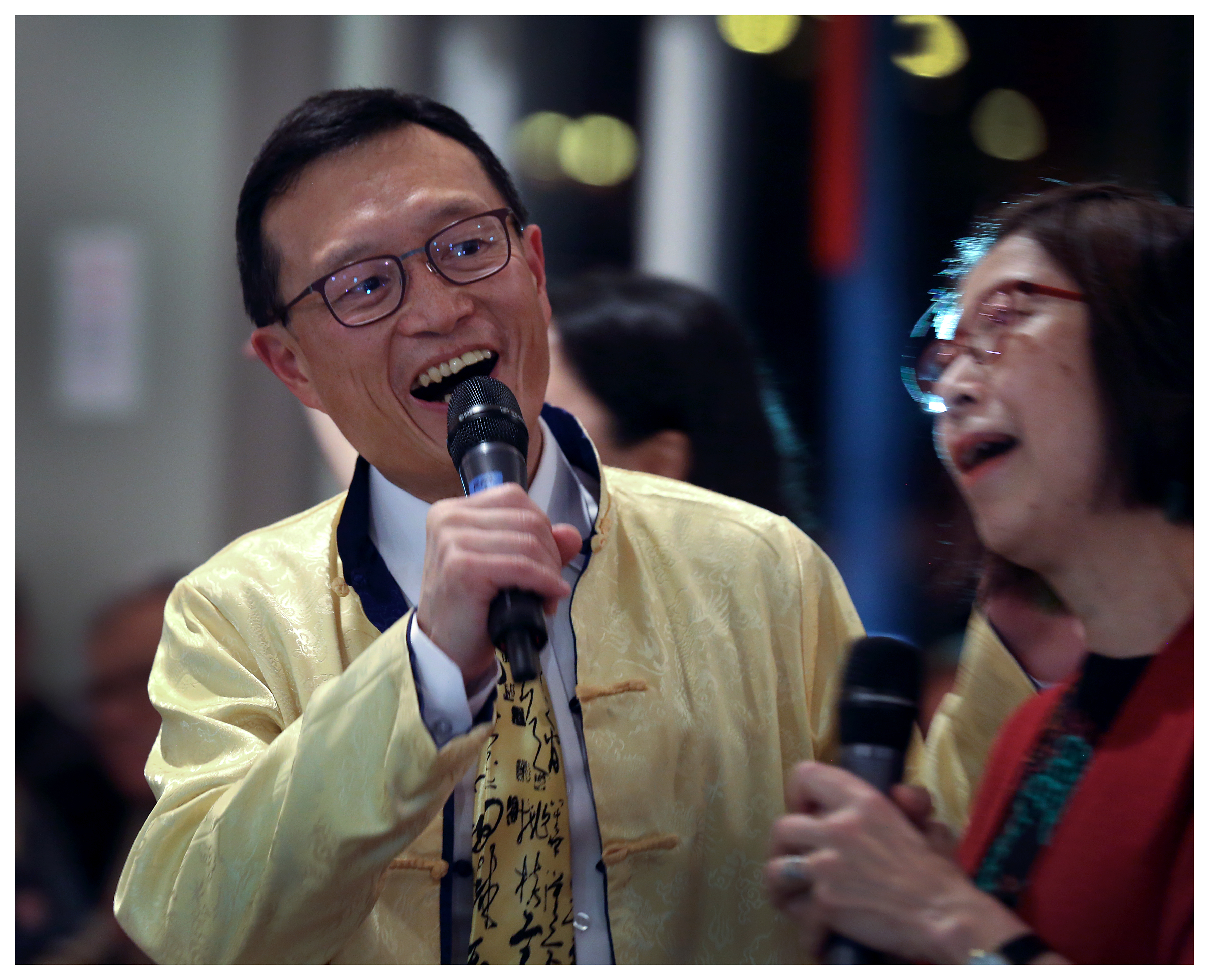 Master of ceremonies Alick Tsui also did a little performing during the night. 