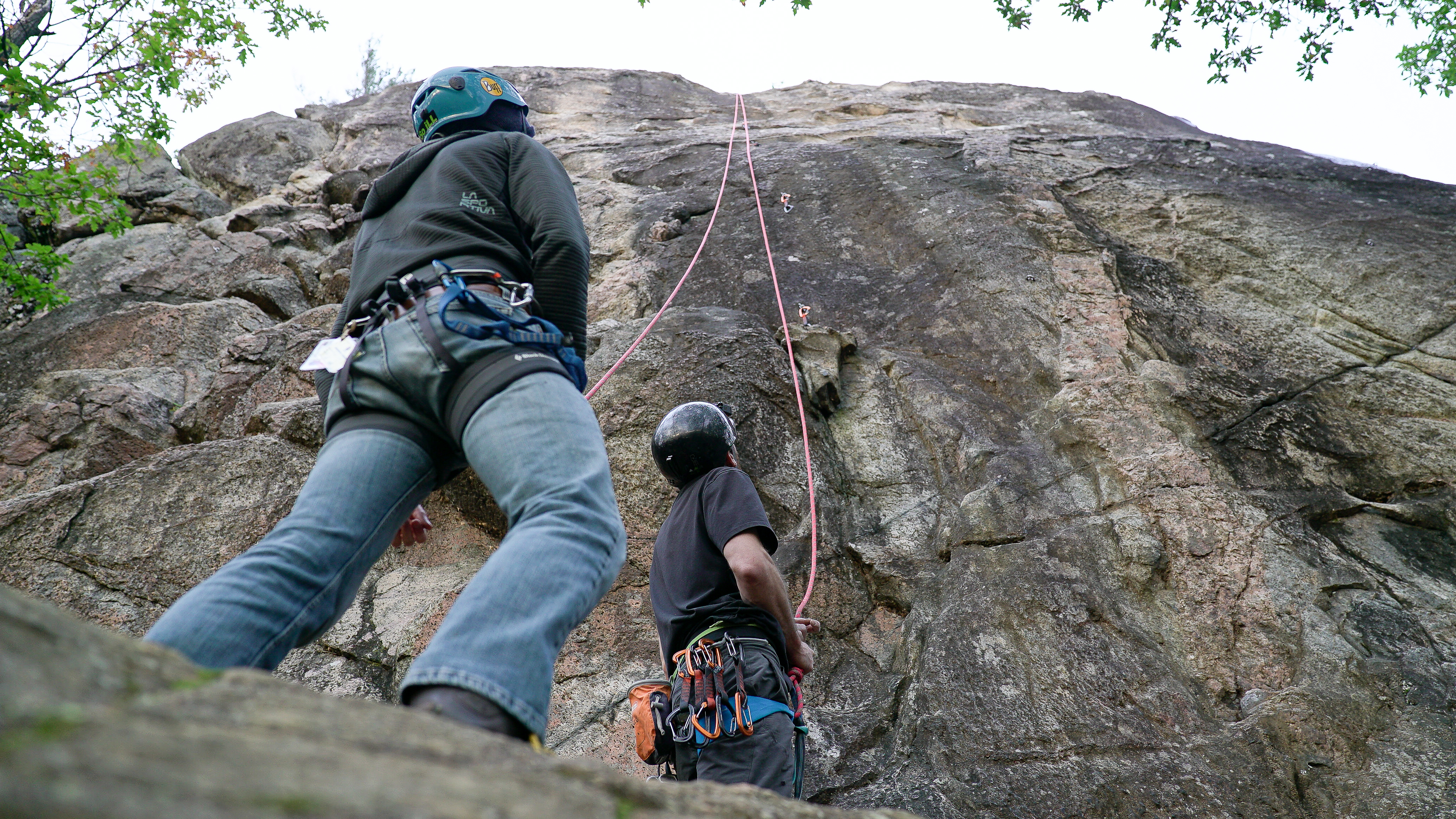 Decaire and his friend Vince Smith tackle a route along the Eastern Block in Luskville Que.(Alexander Behne/CBC)