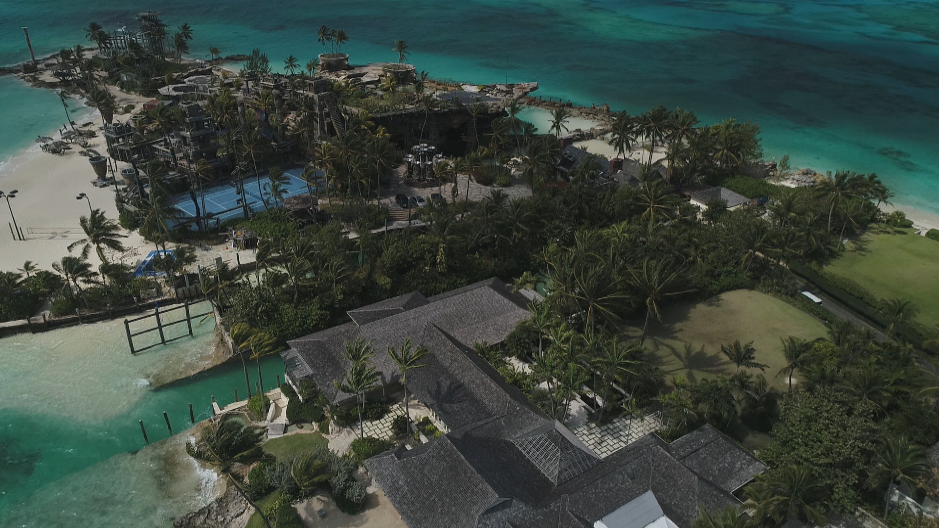 Nygard and Bacon began feuding in 2009. Their homes in the Bahamas are side by side. (CBC)