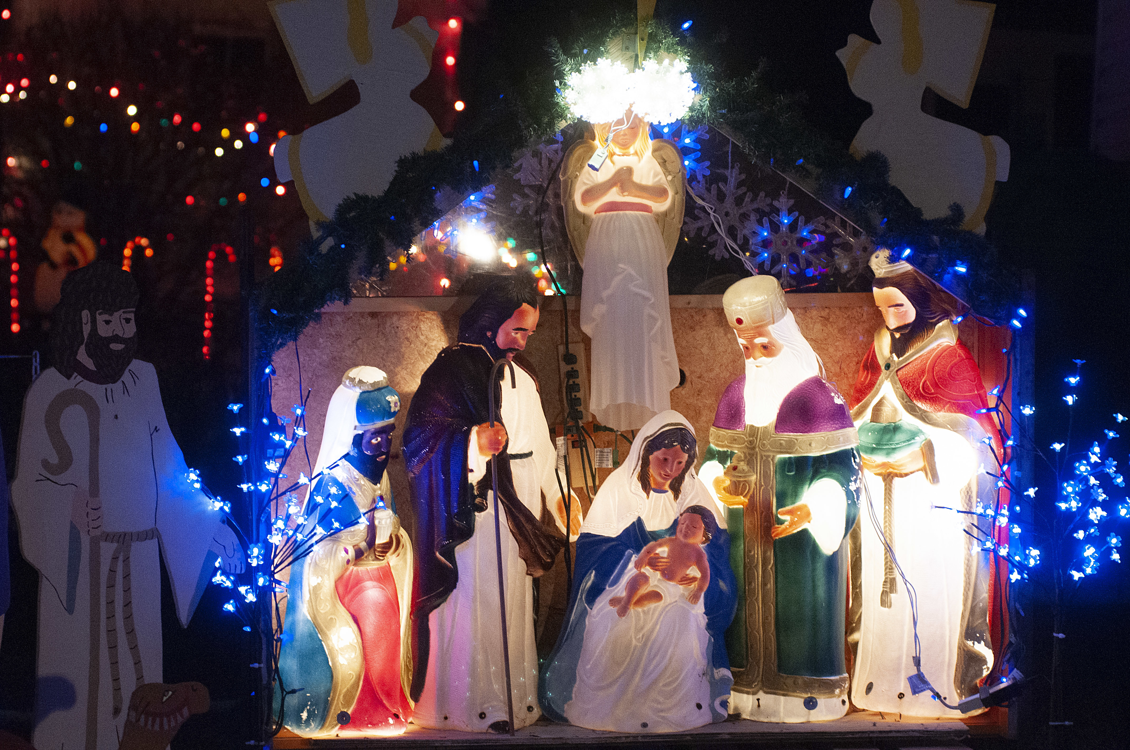 A manger scene on the lawn of a house in North Rustico. (Brian McInnis/CBC)