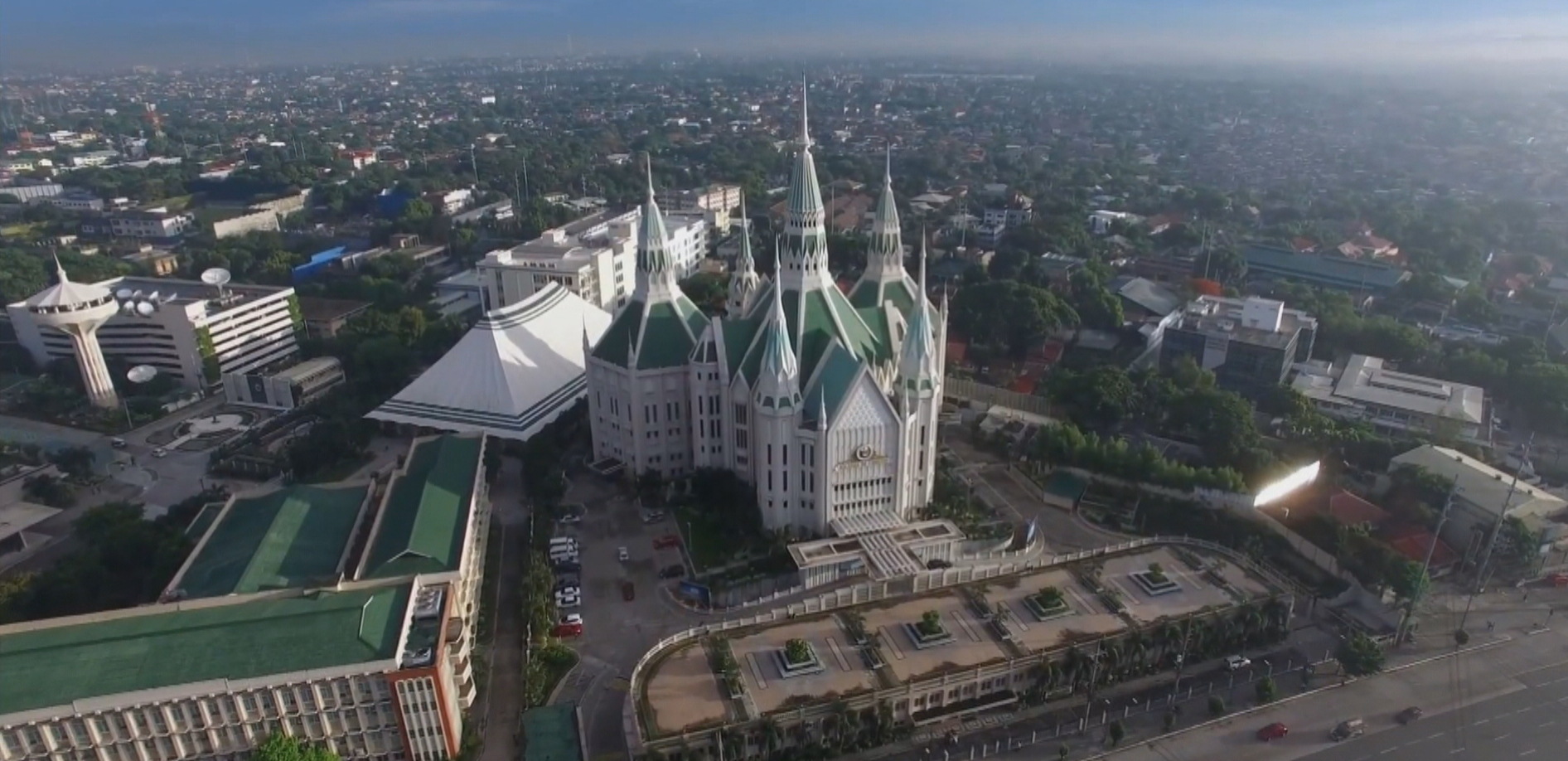 The INC central temple stands out against the skyline of Metro Manilla. (Max and Hetty)