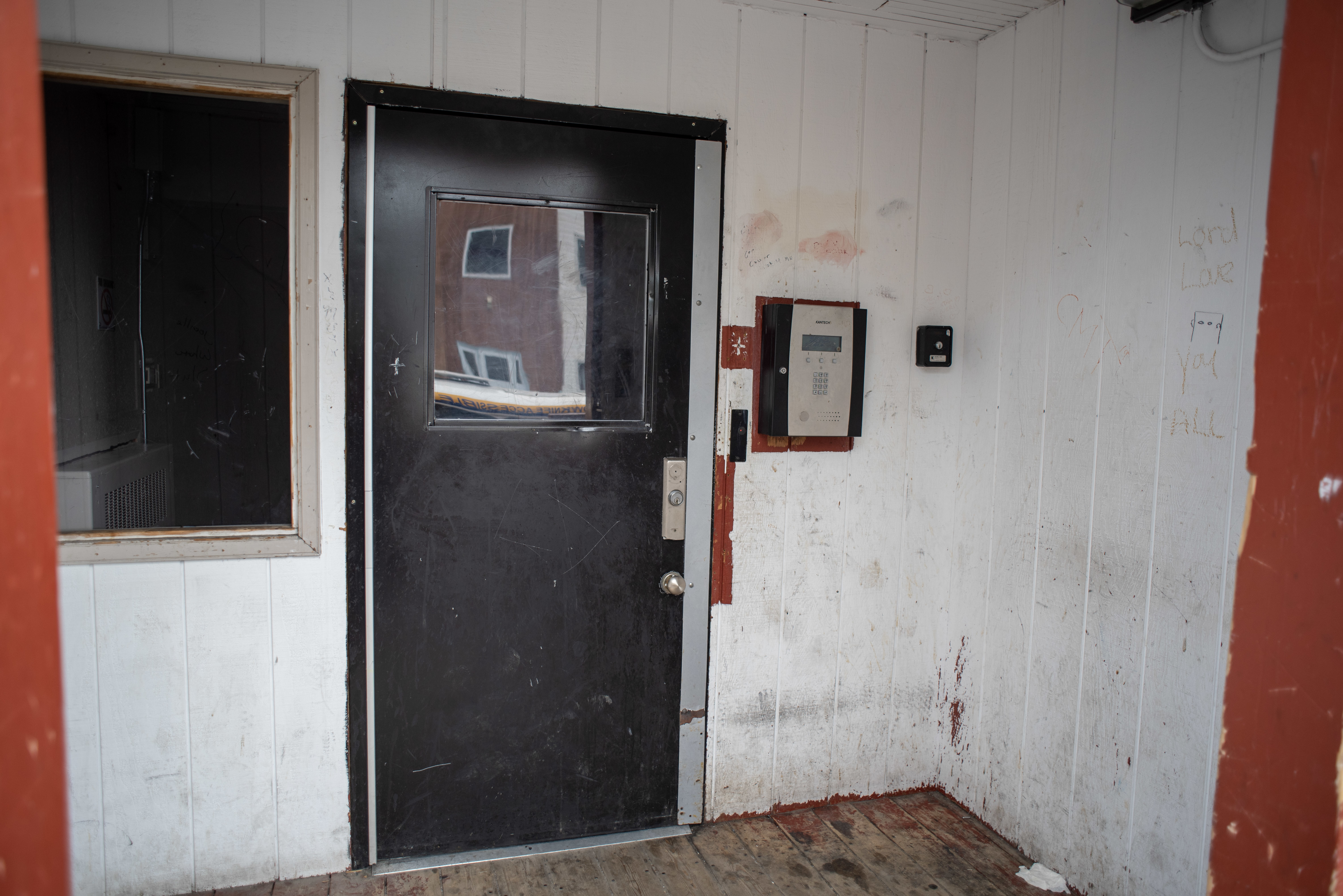 The front door to Northview's Dorset Apartments in downtown Yellowknife. (Walter Strong/CBC)