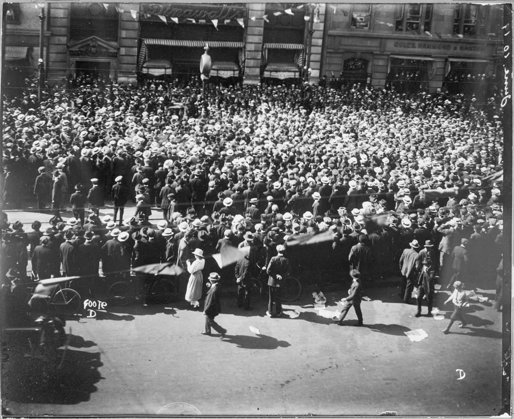 A crowd of strikers and supporters gathered at Portage Avenue and Main Street on June 19, 1919. (L.B. Foote collection/Archives of Manitoba)