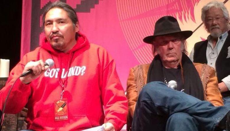 Athabasca Chipewyan First Nation Chief Allan Adam, right, with musician Neil Young and environmentalist David Suzuki. (Roxanna Woloshyn/CBC)