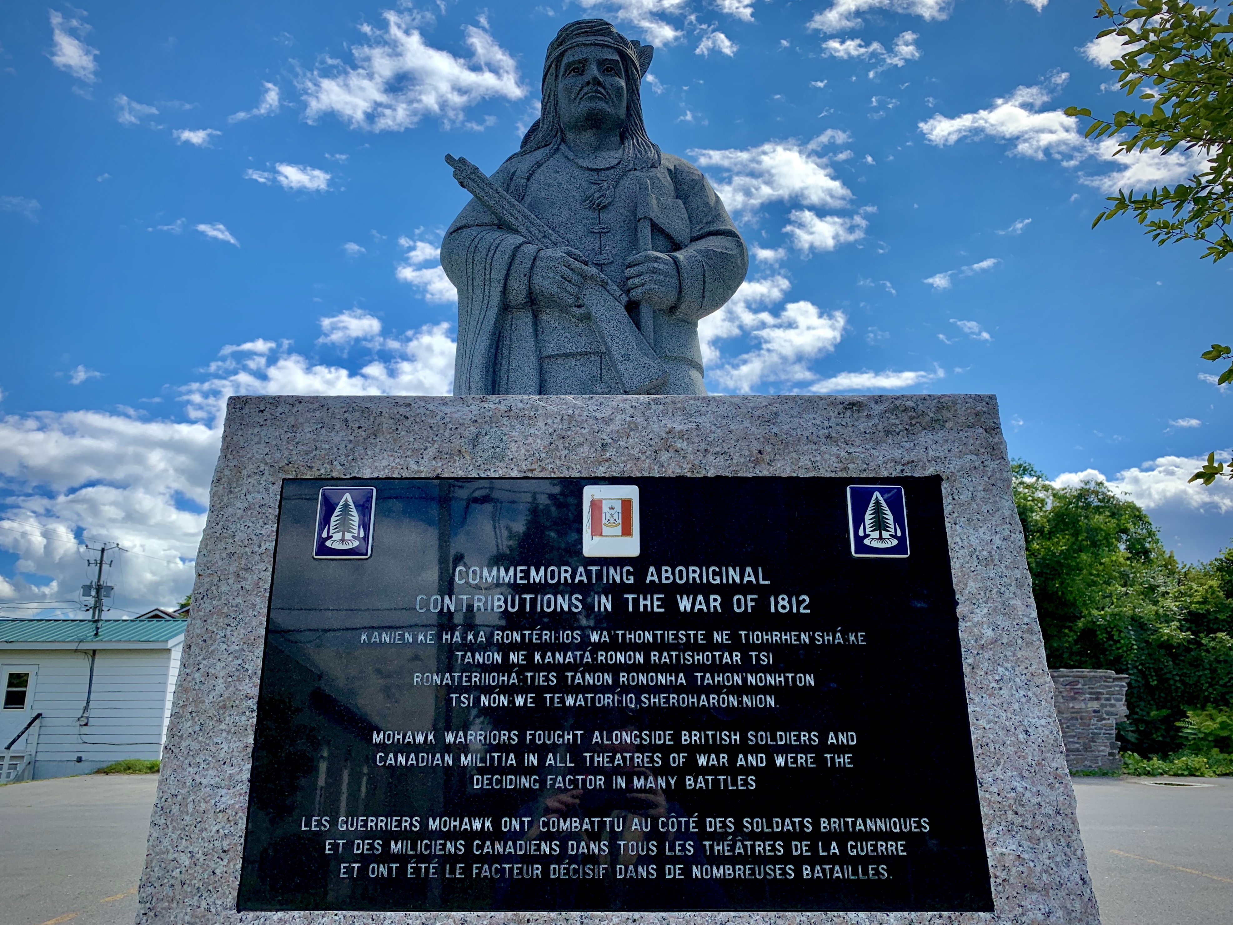 Kanien'kehà:ka soldiers also made significant contributions to the War of 1812. This momunment in Kahnawake, Que. honours their memory. (Jessica Deer/CBC News)