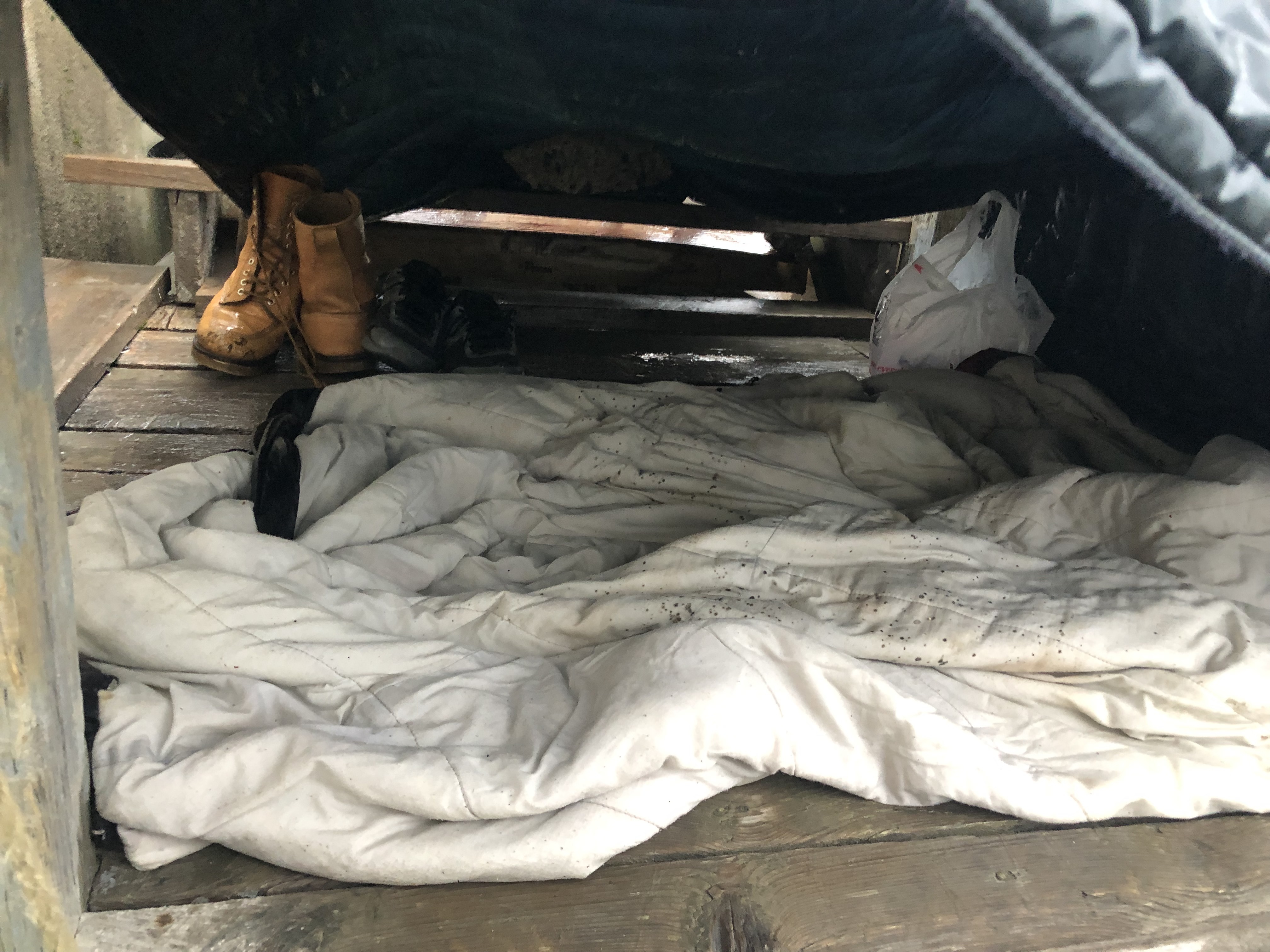 This is what Ikkusek's shelter looks like on the inside. (Jacob Barker/CBC)