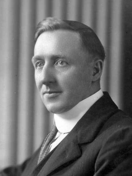 William Ivens in his official photo for the Manitoba Legislative Assembly in 1921. (Manitoba Historical Society)