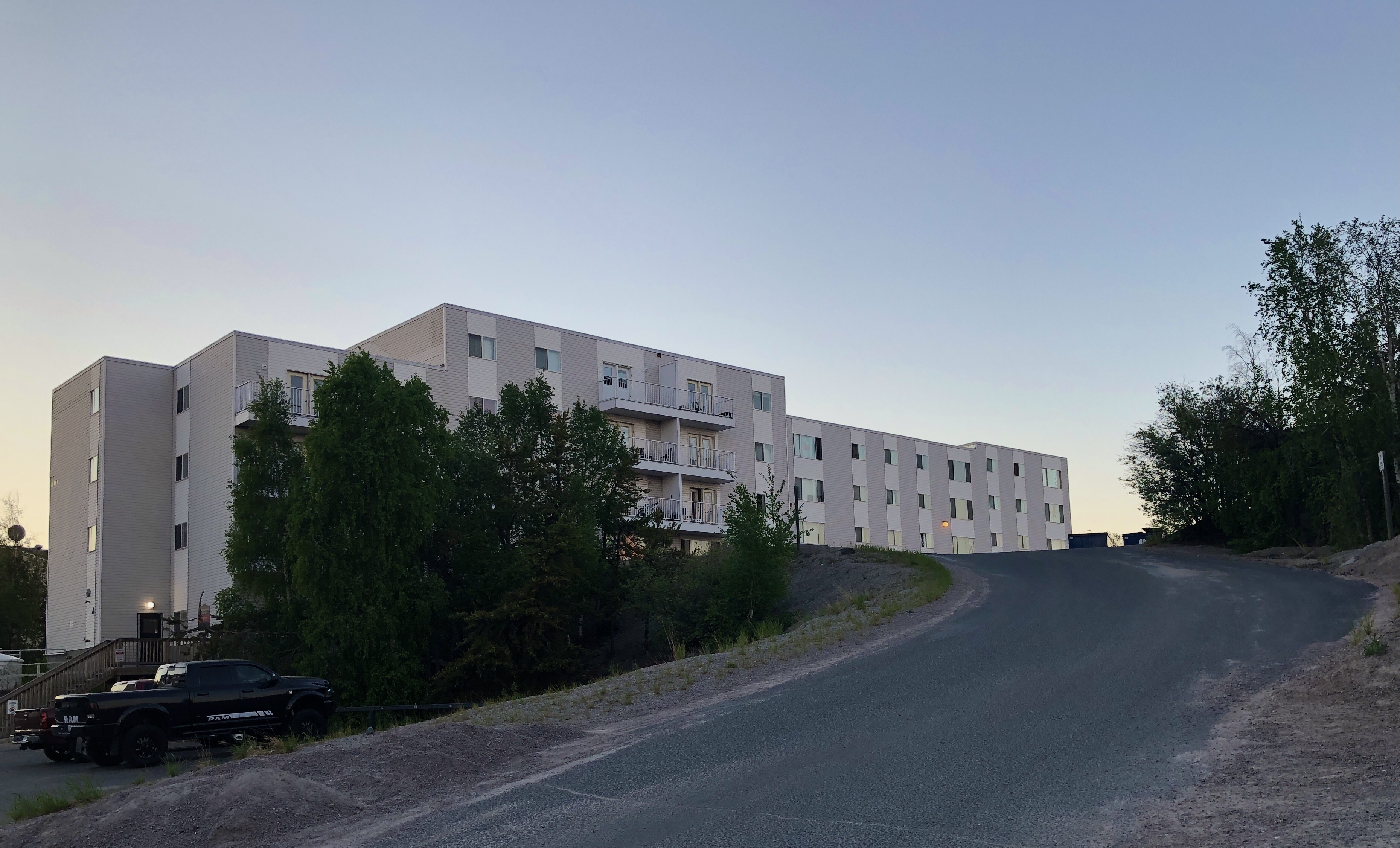 Fort Gary Apartments in Yellowknife. (John Last/CBC)