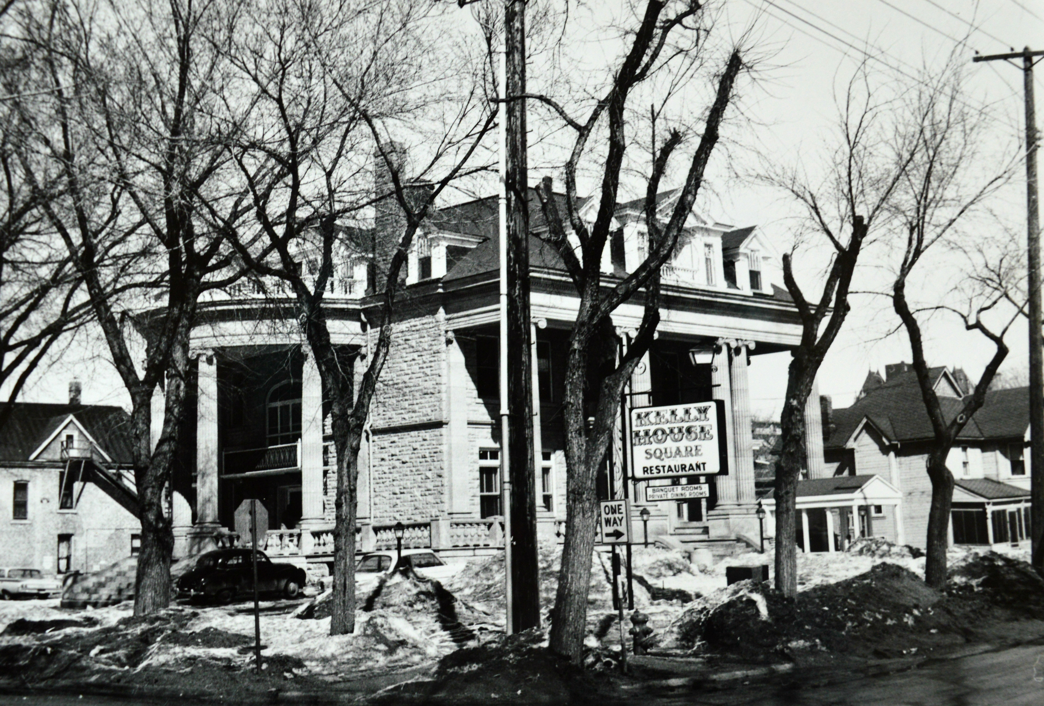 Thomas Kelly's mansion became a series of hotels and restaurants before it was demolished in 1965. (Manitoba Archives)