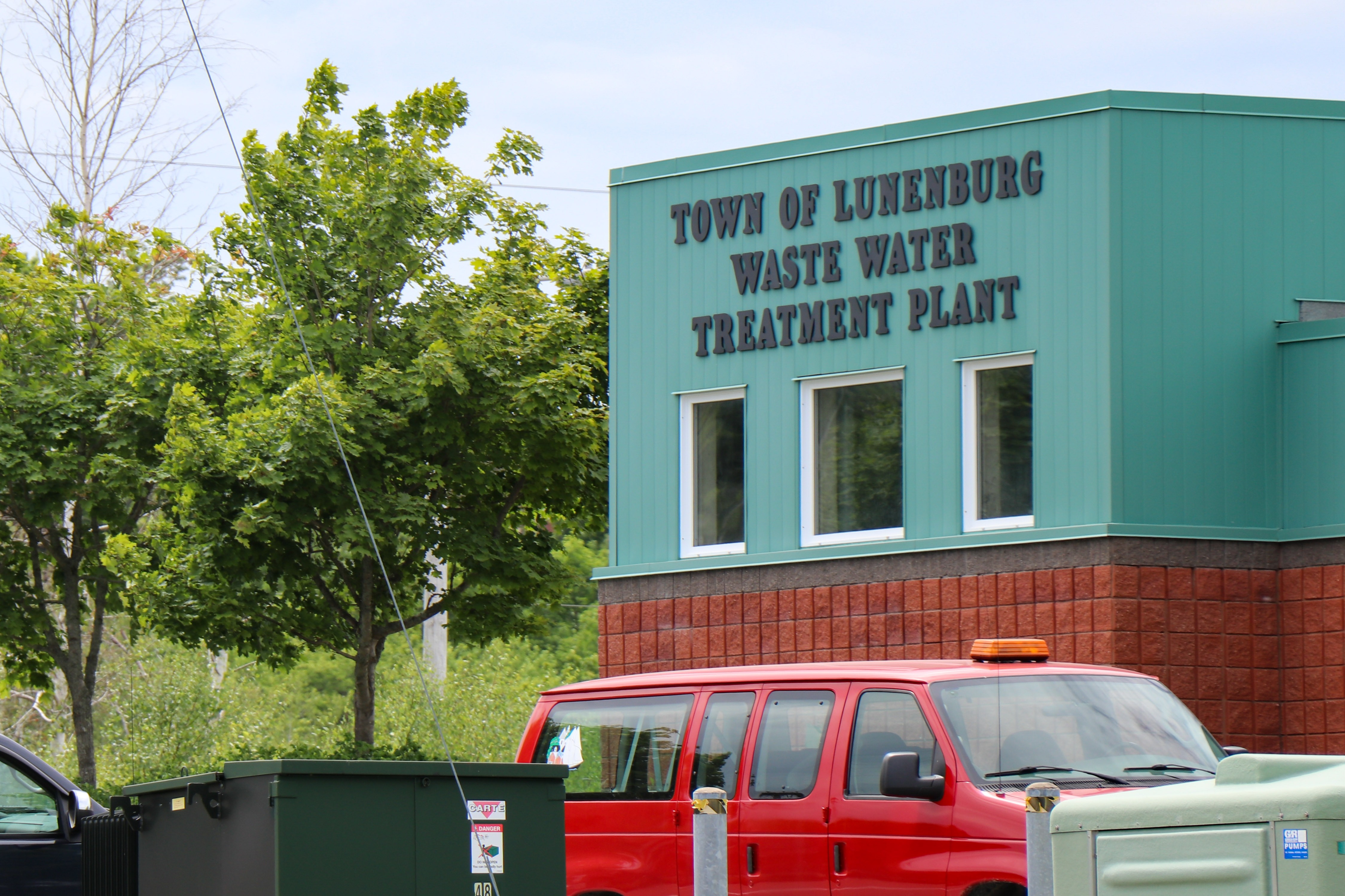 The town has faced unexpected problems with its sewage treatment plant. (Emma Davie/CBC)