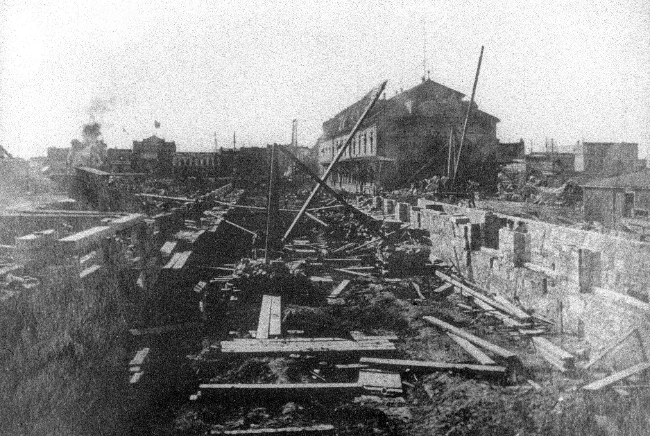 Construction of the Canadian Pacific Railway Station in Winnipeg was finished in 1881. (Western Canada Pictorial Index)