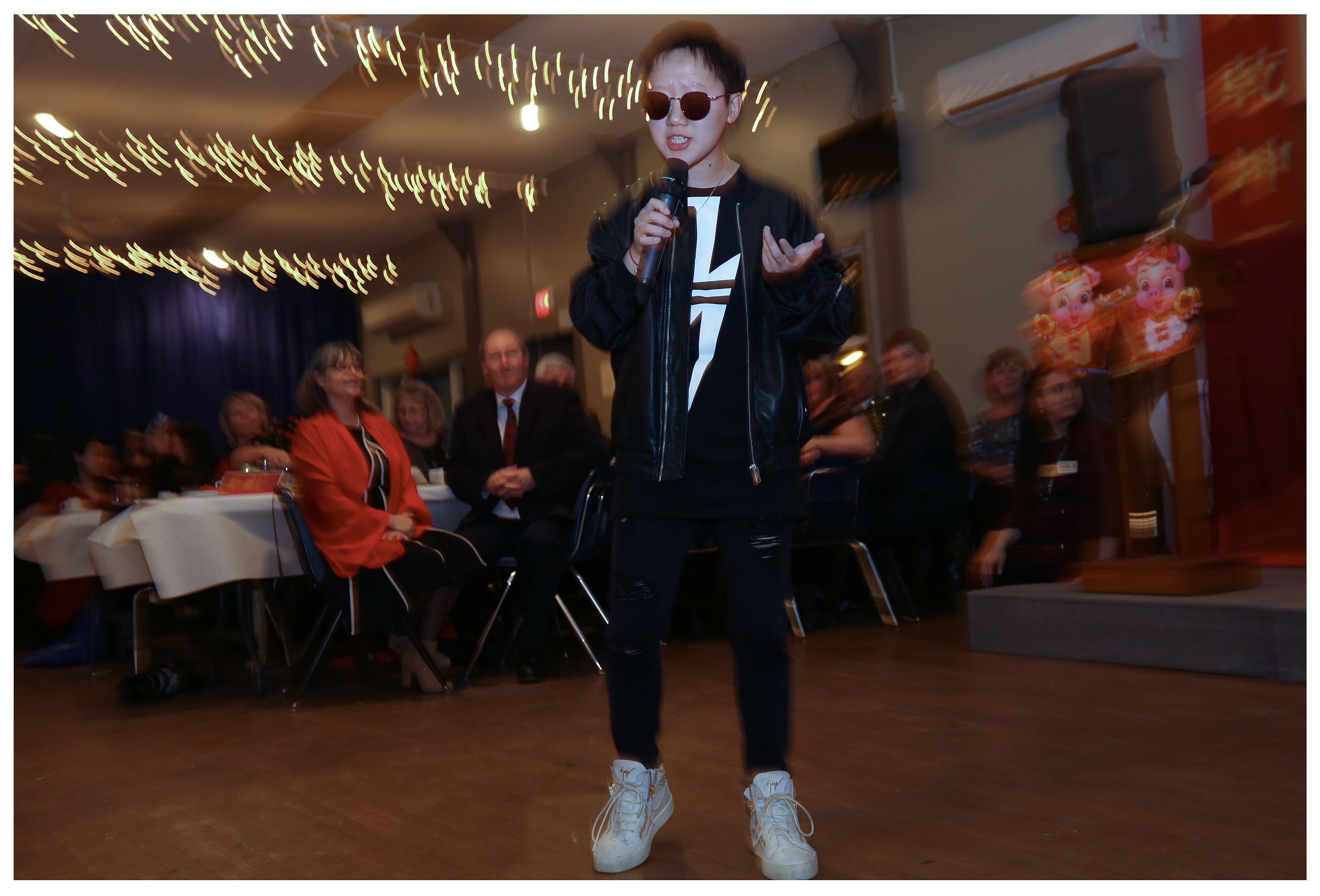 Rapper Rongrong Gua delighted the crowd with a lively performance. 