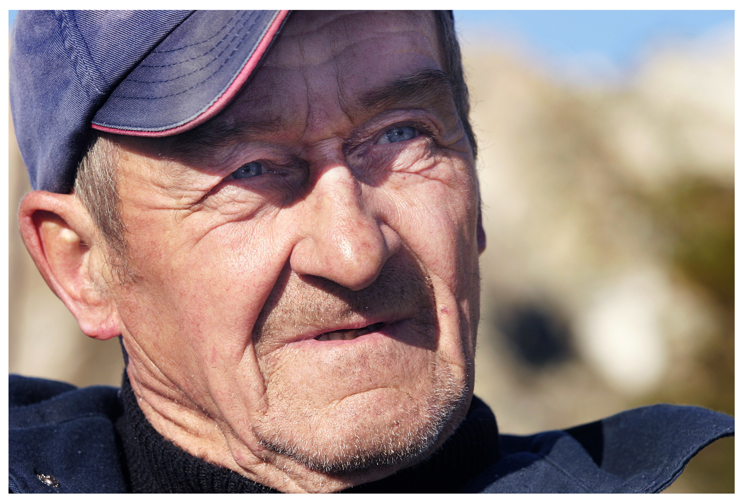 Fisherman Jack Troake at home in Twillingate, 2004. (Paul Daly) 