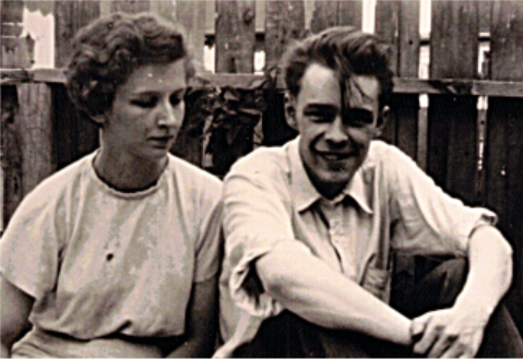 Ted Byfield and his wife, Virginia, in 1952. Byfield started his career as a copy boy for the Washington Post, eventually joining the Winnipeg Free Press on the city hall beat. (Ted Byfield)