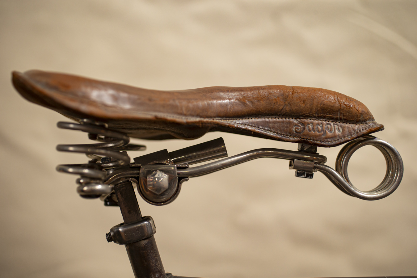 The nickel plating on this Wanamaker model made it a high-end purchase in 1897. On top of that, it had a suspension seat post, which was advanced for its day. (Greg Huszar)