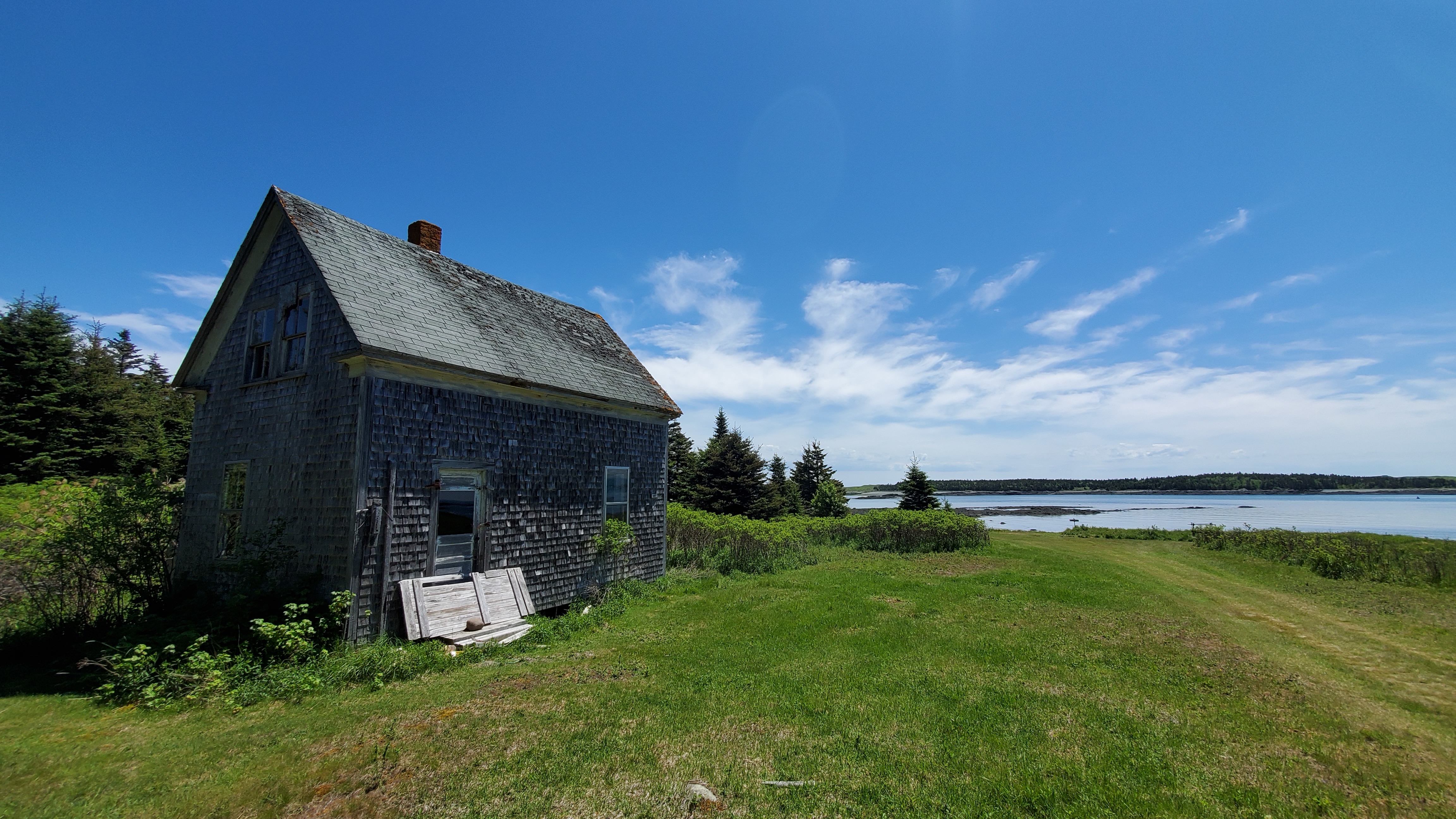 Anderson’s grandparents lived in this house near the shore. (Shane Fowler/CBC) 