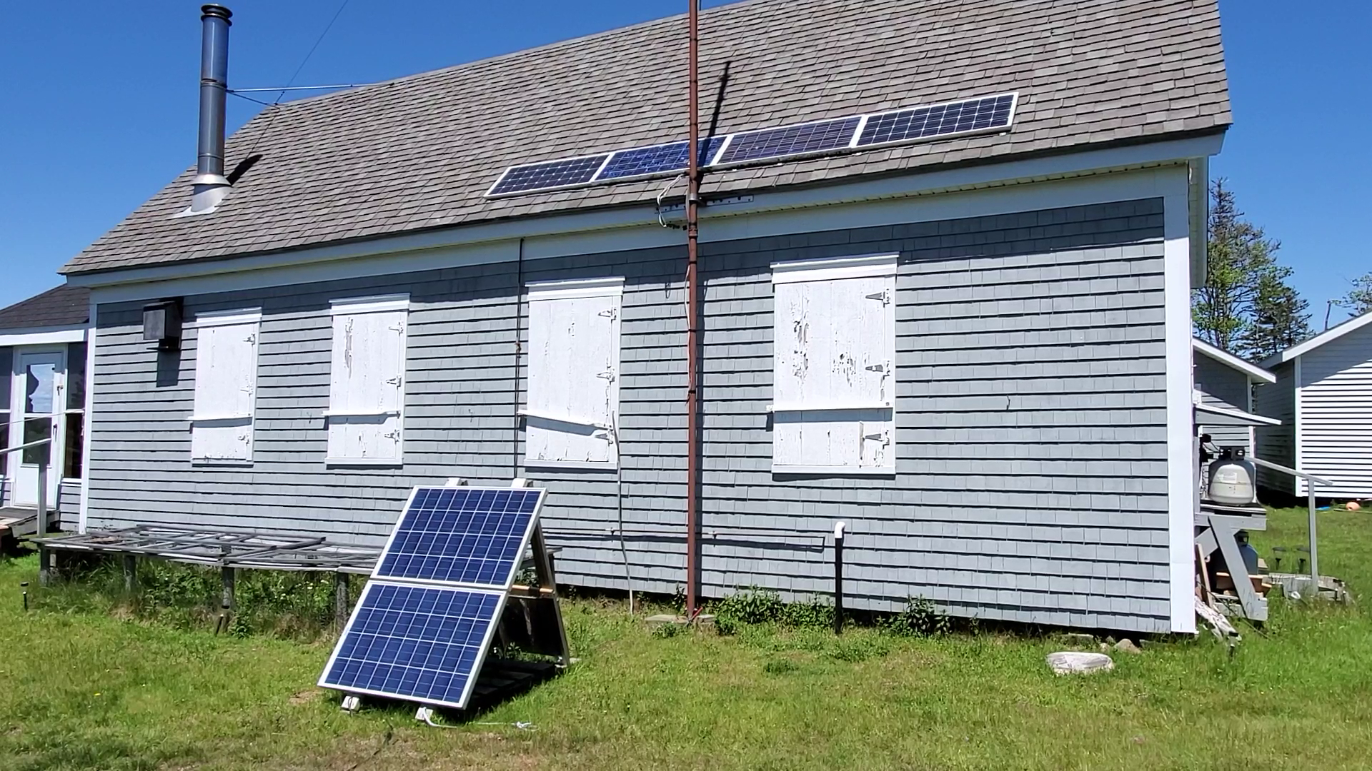 Up to 40 students at a time once had class in this one-room schoolhouse, one of the few original buildings still standing. It’s now a summer cottage. (Shane Fowler/CBC)