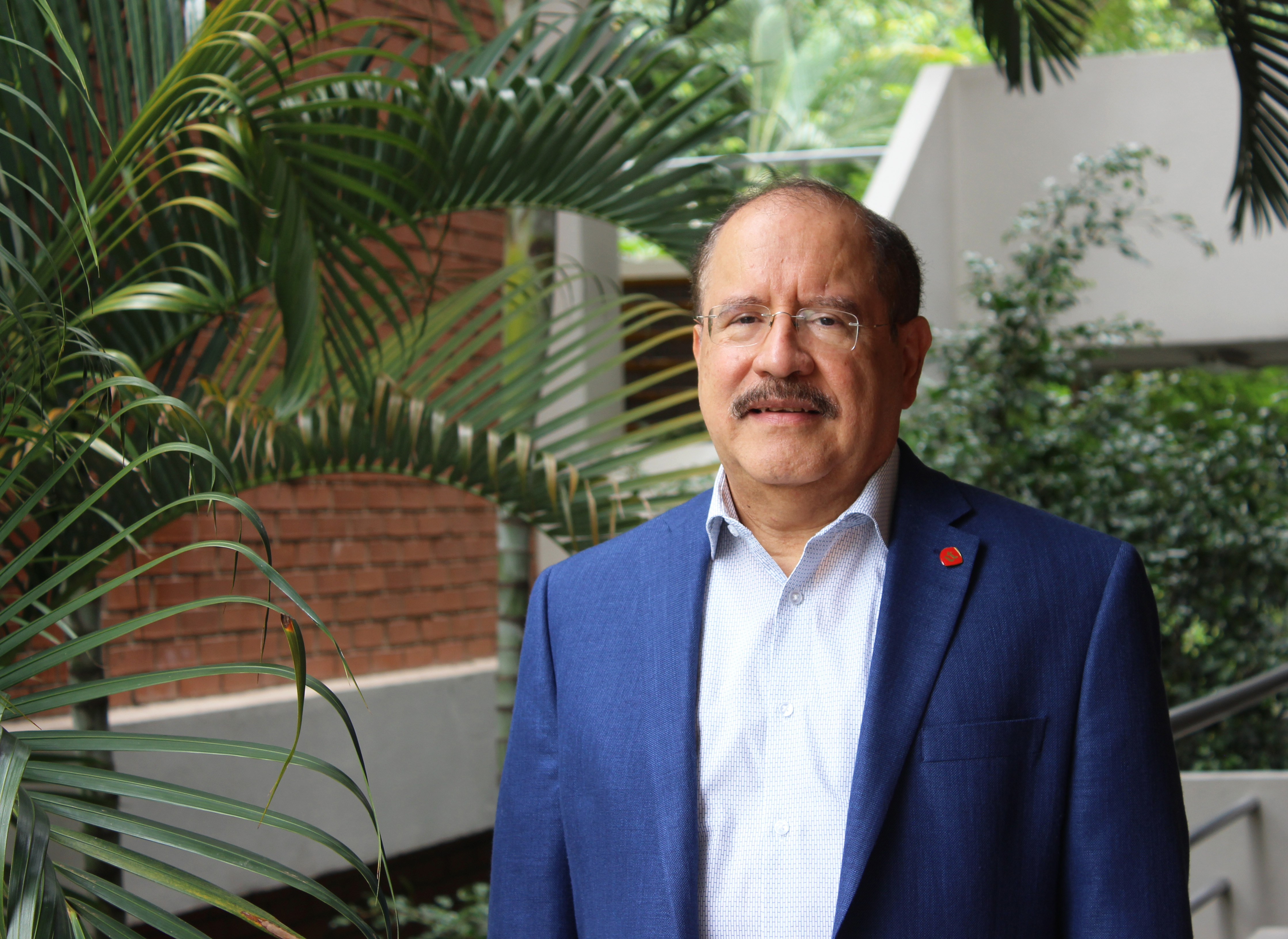 Hugo Noé Pino is an economics professor at the National Technological University of Honduras and a former senior adviser at the World Bank. (María José Burgos/CBC)