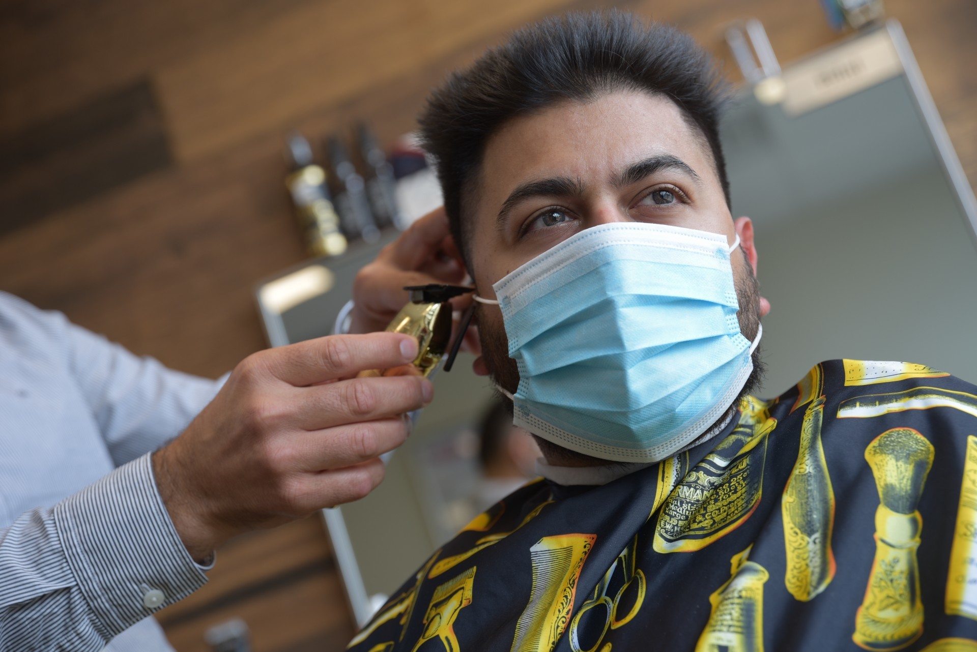 Barber Bilal Sabra's longtime client Murad Driver. (Pierre-Paul Couture/CBC)