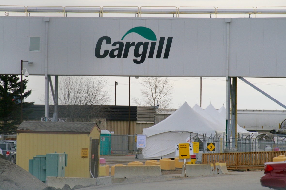 In March, tents were set up outside the Cargill plant so workers could be tested for COVID-19. (Dan McGarvey/CBC)