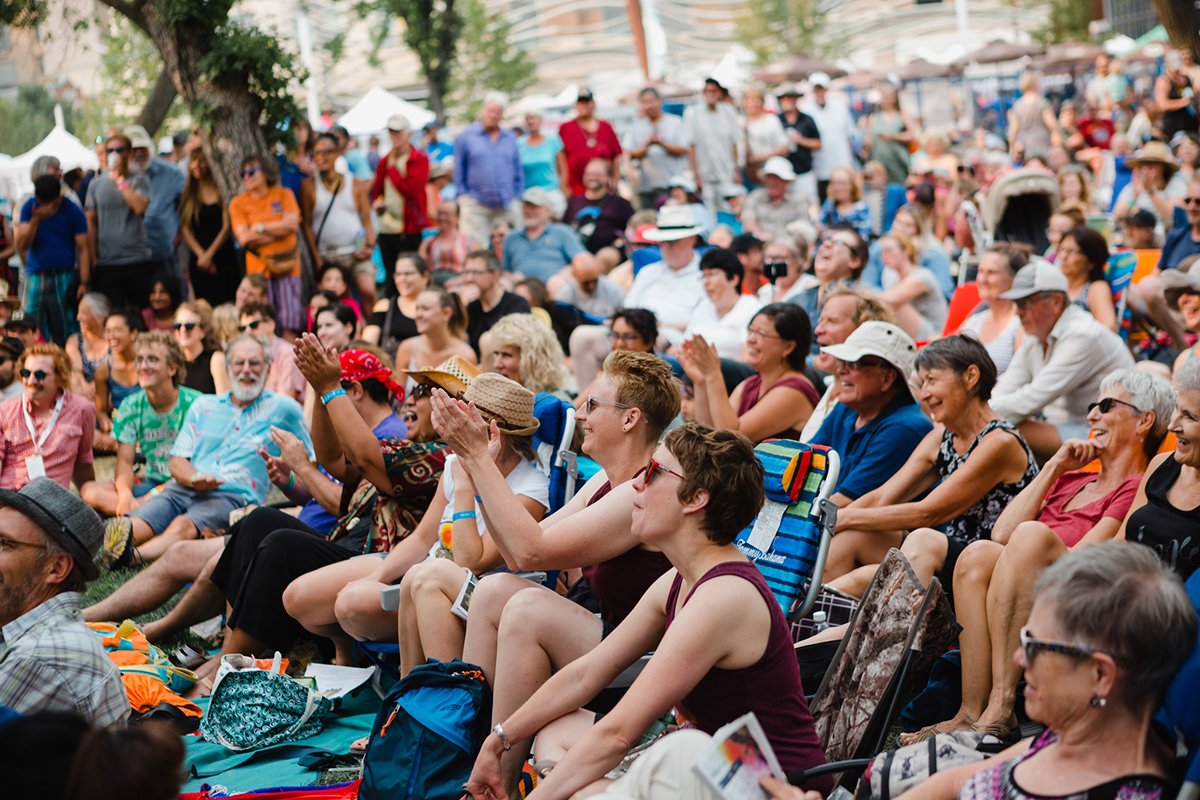 A crowd taking in the free programming during the day at the Regina Folk Festival. (2018, Danielle Tocker)