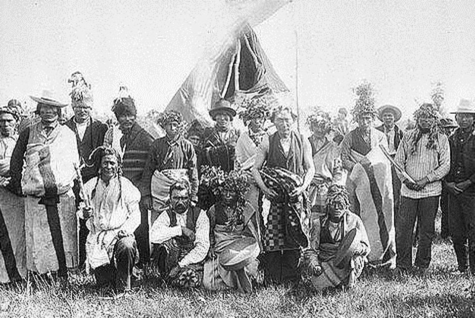 Archival photo of Cree people in Edmonton area.