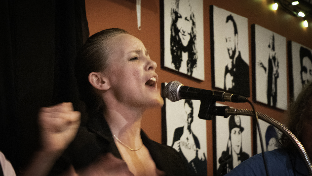 Flamenco singer and dancer Maria Avila pierces the room with her songs. (Maryse Zeidler/CBC)