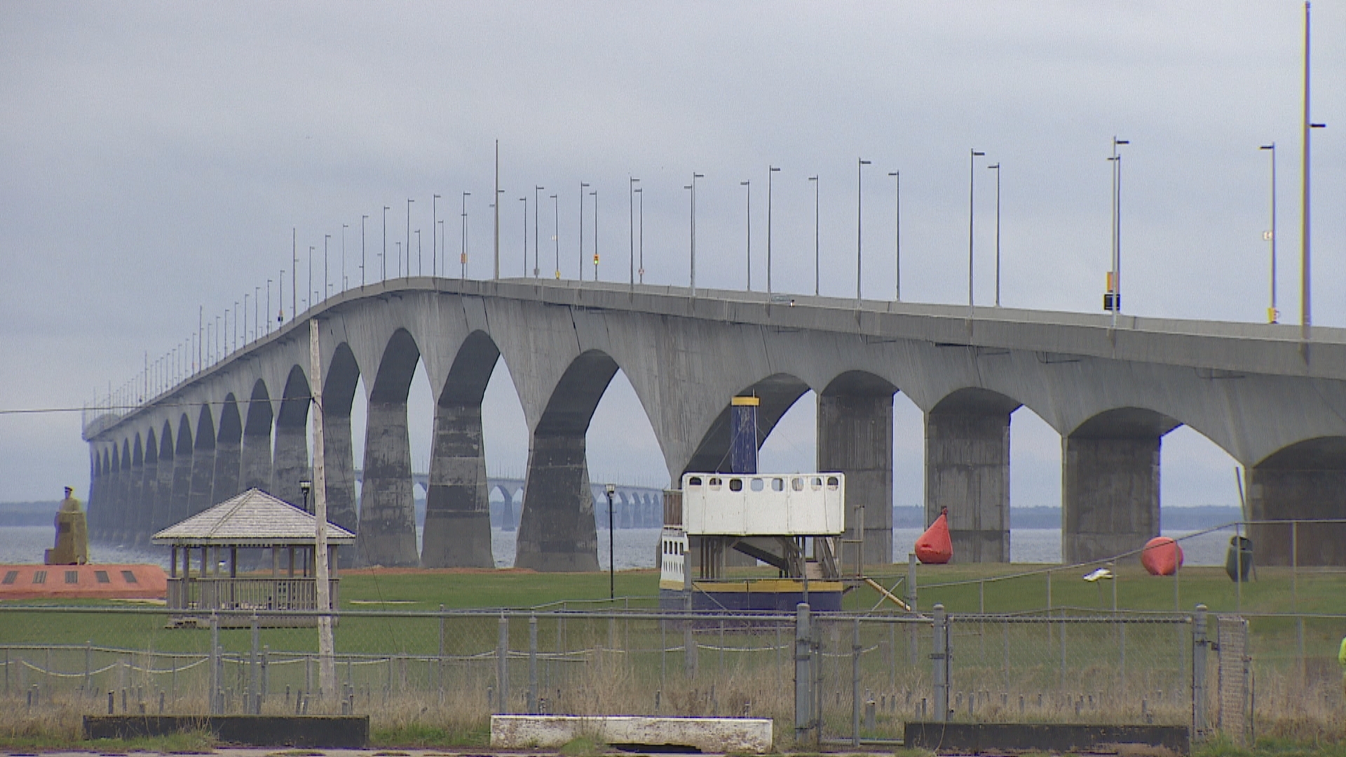 The bridge is owned by the federal government and operated by Strait Crossing Development Inc. (Shane Hennessey/CBC)